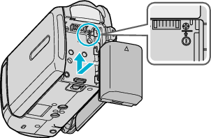 Attaching the battery pack