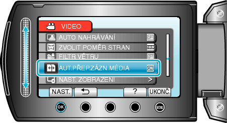 Selecting "AUTO SWITCH REC MEDIA"
