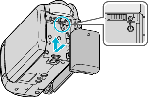 Attaching the battery pack